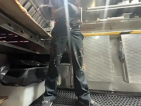 bigdickkane300 在線直播表演