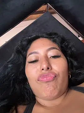emmyjhonson07 Adlı Modelin Canlı XXX Sohbeti