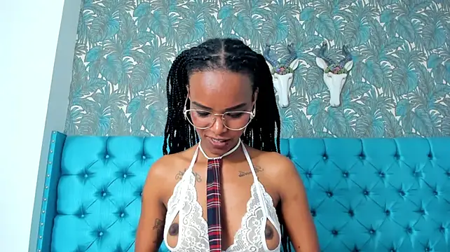 Chat +18 de AriiMonroee ao vivo