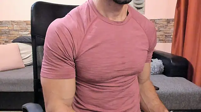 HotHunkTrainer's Live XXX Chat