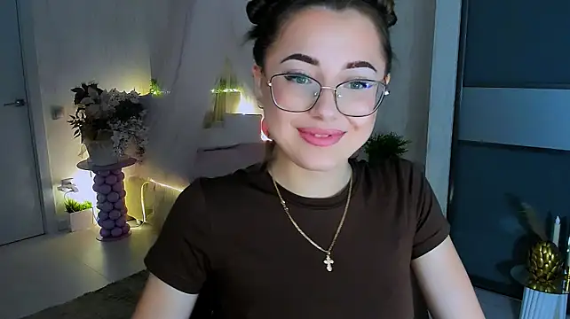 XXX chat uživo modela SereneFlame