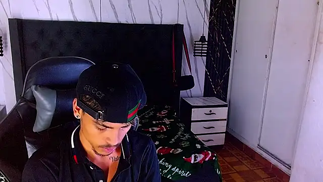 Angel_foxc13のライブXXXチャット
