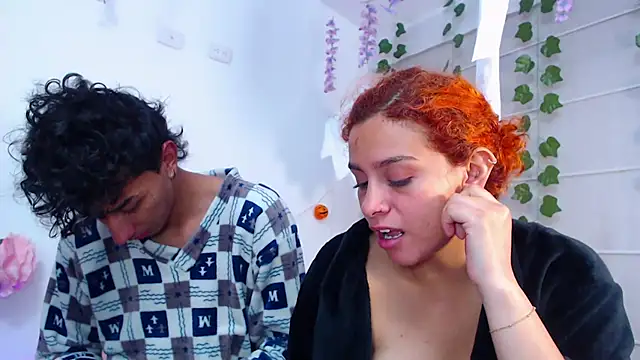 Sarabubbie élő XXX-chatje