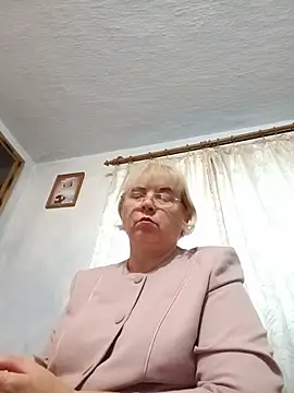 Elena_Beautiful784 élő XXX-chatje