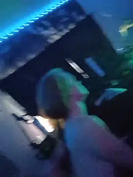 redslovestofuck's Webcam Show