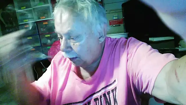 הופעת וובקאם של tgirljillforbbc