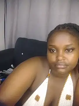 juicy_chubby élő XXX-chatje