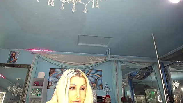 Živý XXX chat ADRIANNA_FOX