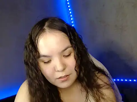 Var_Kiss' Live XXX Chat