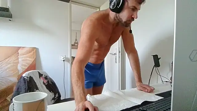 alpha-hunk Adlı Modelin Canlı XXX Sohbeti
