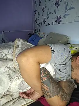 Berti3128's Live XXX Chat