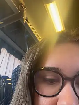 studentdeuyaaa – Naživo XXX chat