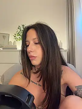BellaGiaxx Chat XXX in diretta