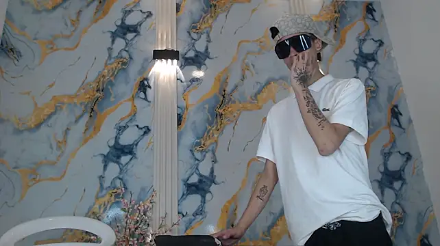 COOL_BOYS2: απευθείας συνομιλία ΧΧΧ
