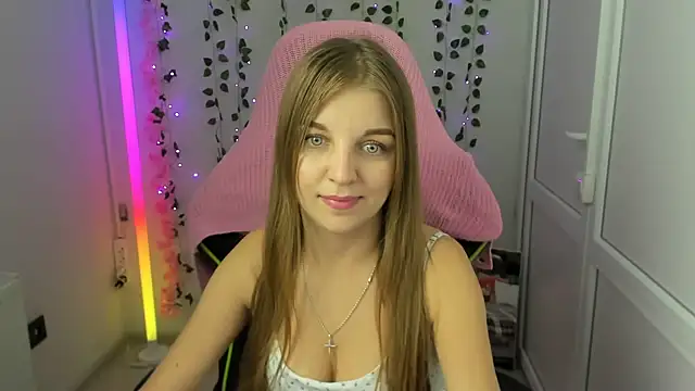 LuckyKinsley – Naživo XXX chat