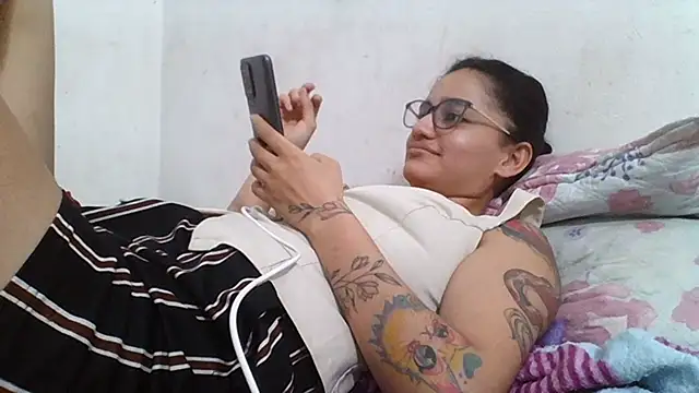 girl_tits Chat XXX in diretta