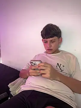 Samu_bahachira élő XXX-chatje