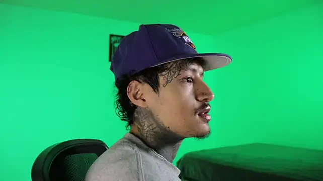 trieone 现场XXX聊天