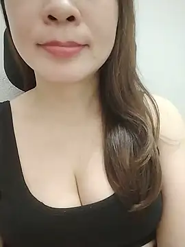 Snail_niE Adlı Modelin Canlı XXX Sohbeti