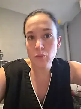 Aliciadelicieuse 现场XXX聊天