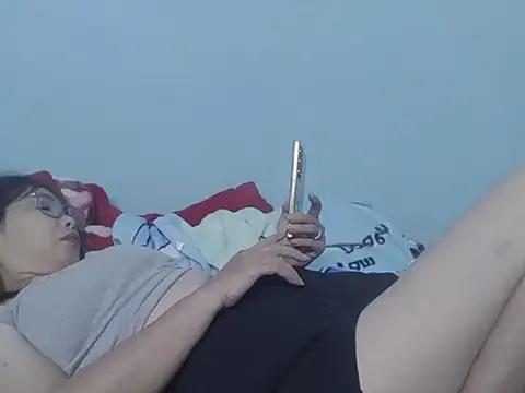 Amy099 élő XXX-chatje