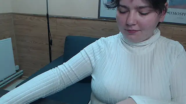 NeonilaLisova élő XXX-chatje