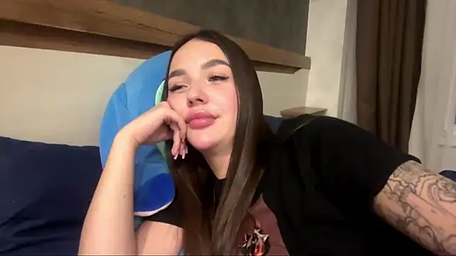 AntoninaPachew Adlı Modelin Canlı XXX Sohbeti