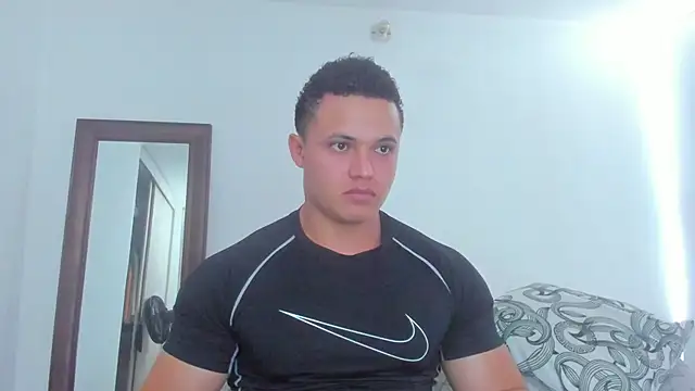 KingLevi01 Adlı Modelin Canlı XXX Sohbeti