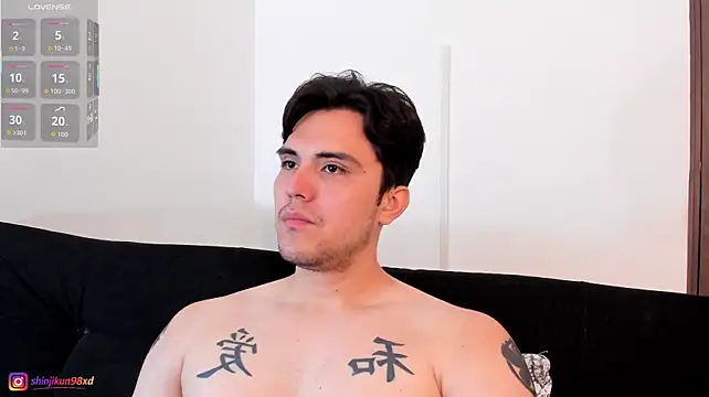 צ'אט XXX בשידור חי של jasonxd9898