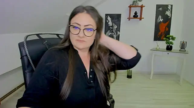 MistressDarrah 라이브 XXX 채팅