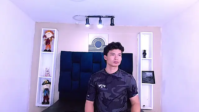 Chat XXX en directo de GoldenBoy_23