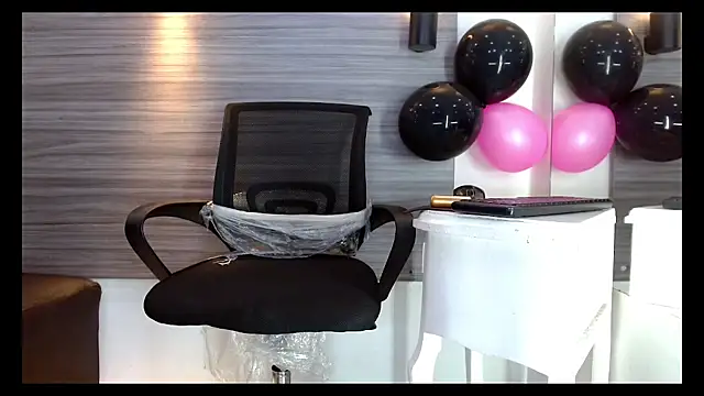 XXX chat uživo modela DanteSeth