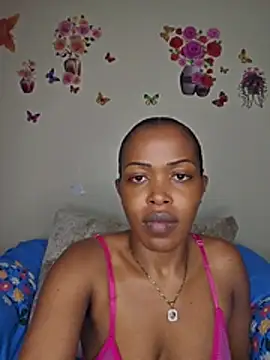 Cum-Quin Adlı Modelin Canlı XXX Sohbeti