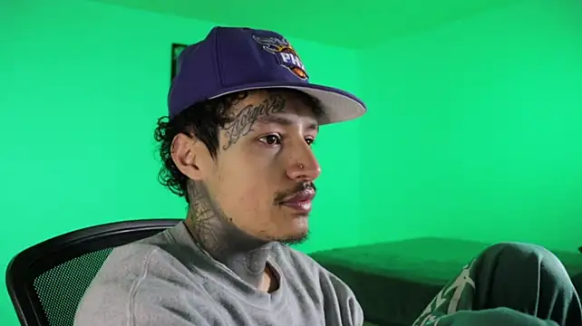 trieone Chat XXX live