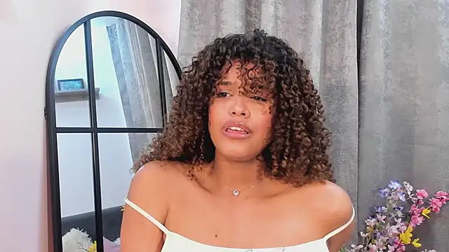 Amelia_bss Adlı Modelin Canlı XXX Sohbeti