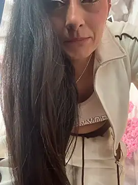 IsabellaMariet Show in webcam