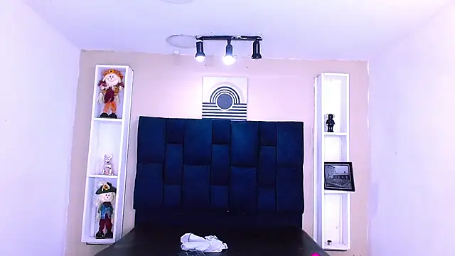 GoldenBoy_23 Live XXX Chat