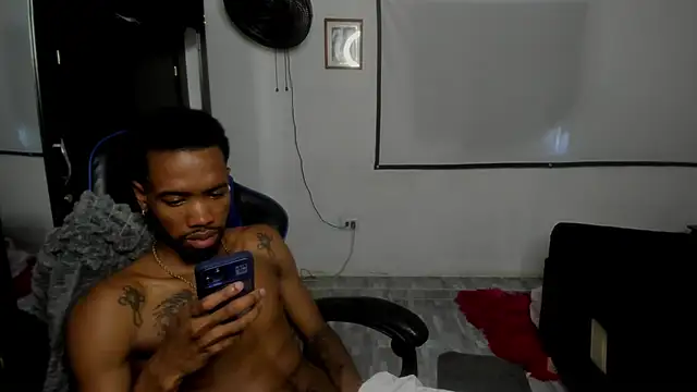 Kofi_exotic_2 Chat XXX live
