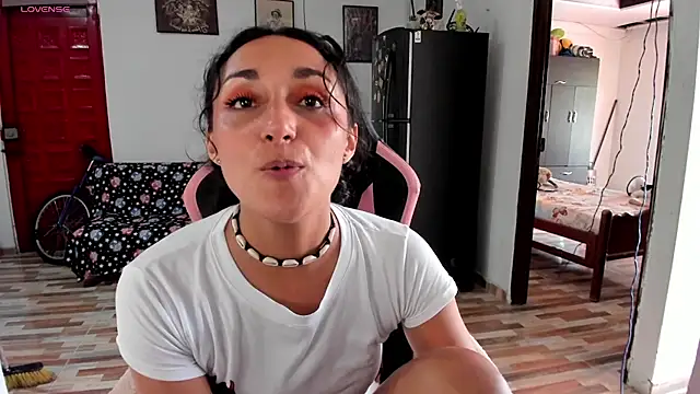 adrena_10 Adlı Modelin Canlı XXX Sohbeti