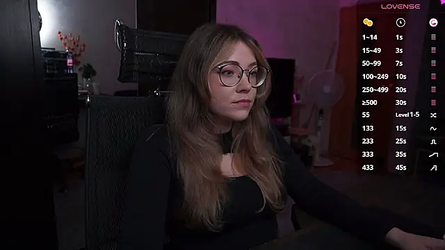 RemyCute élő XXX-chatje