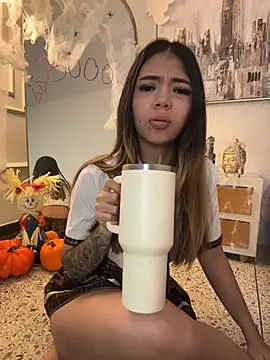 HoneyMollyX élő XXX-chatje