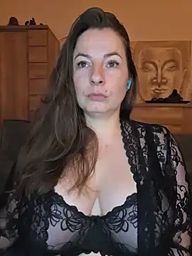 cristalines élő XXX-chatje
