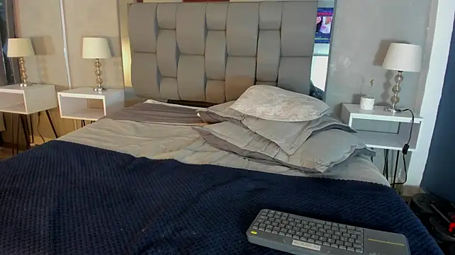 Chat +18 de Charlie___Musk ao vivo