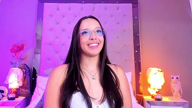 ValkyriaSteel's Live XXX Chat
