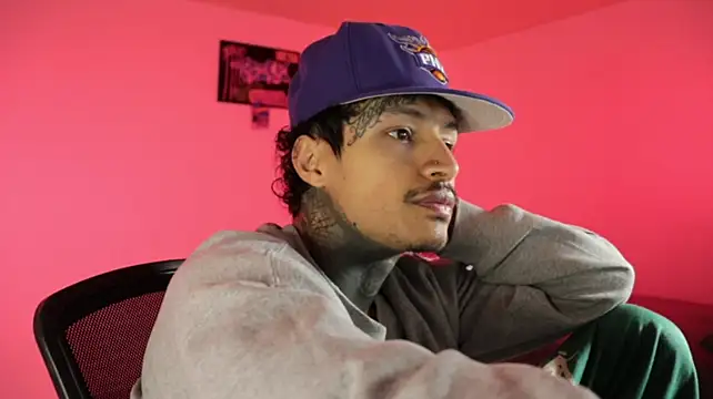 trieone Live XXX-chat
