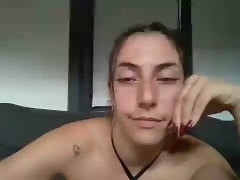 צ'אט XXX בשידור חי של LatinDolliee