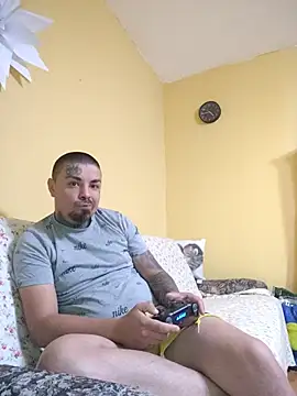 Berti3128 – Naživo XXX chat