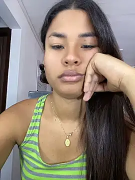 Romie_rous Chat XXX in diretta