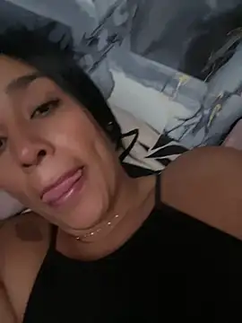 KatalinnaBrown Adlı Modelin Canlı XXX Sohbeti