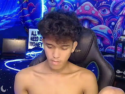 hugekenbigcock Live XXX Chat